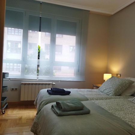 Centrico Apartamento Oviedo Parking Y Wifi Gratuitos Admite Mascotas Luaran gambar