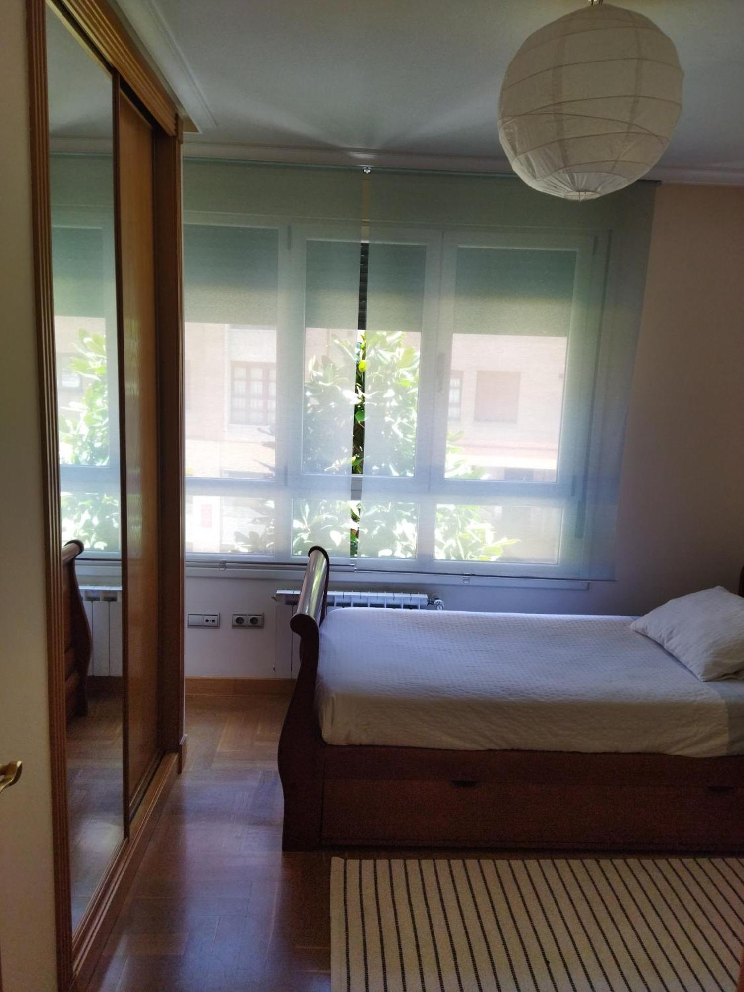 Centrico Apartamento Oviedo Parking Y Wifi Gratuitos Admite Mascotas Luaran gambar