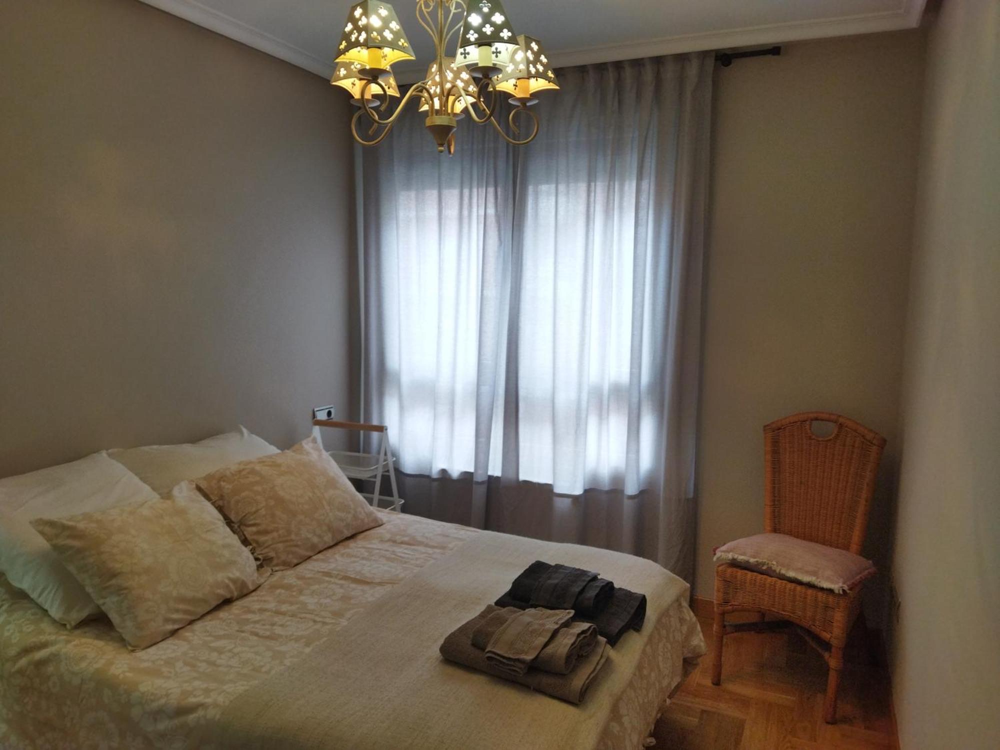 Centrico Apartamento Oviedo Parking Y Wifi Gratuitos Admite Mascotas Luaran gambar